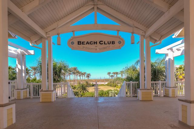 4231 Pointe West 103, Galveston, TX 77554
