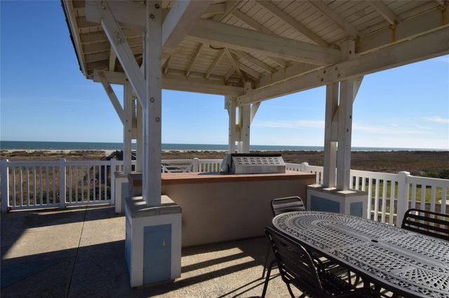 4231 Pointe West 103, Galveston, TX 77554