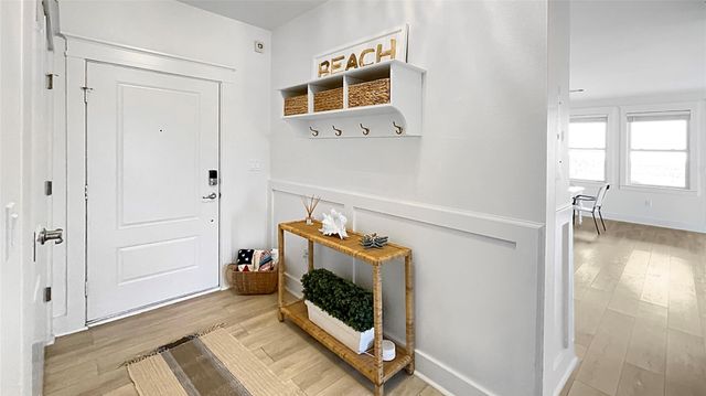 4231 Pointe West 103, Galveston, TX 77554