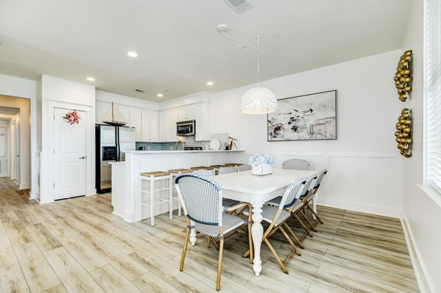 4231 Pointe West 103, Galveston, TX 77554
