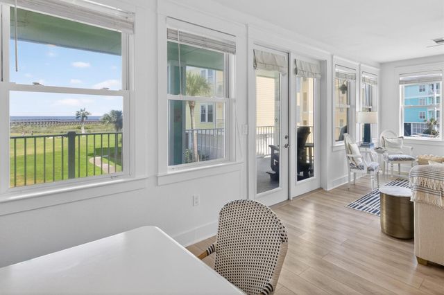 4231 Pointe West 103, Galveston, TX 77554