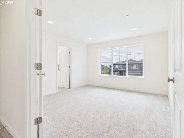 131 W 20TH Way, La Center, WA 98629