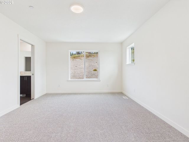 131 W 20TH Way, La Center, WA 98629