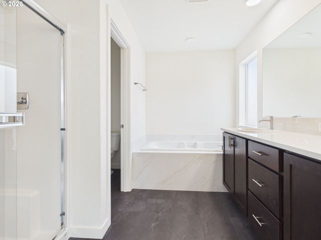131 W 20TH Way, La Center, WA 98629