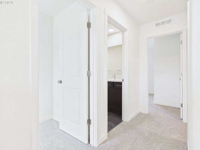 131 W 20TH Way, La Center, WA 98629