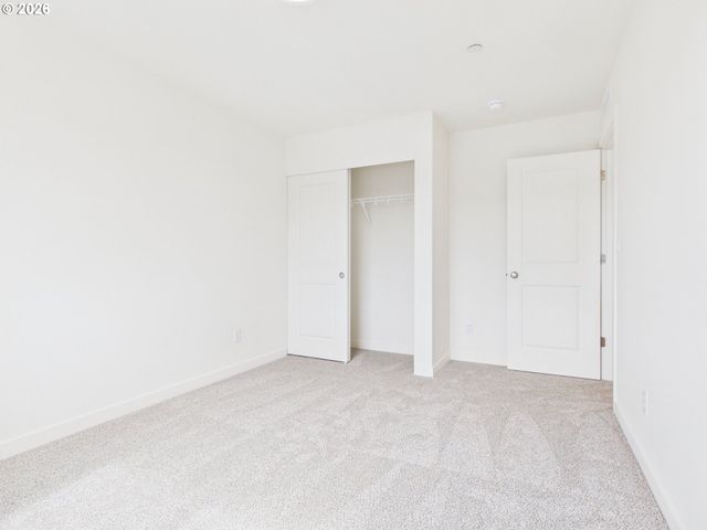 131 W 20TH Way, La Center, WA 98629