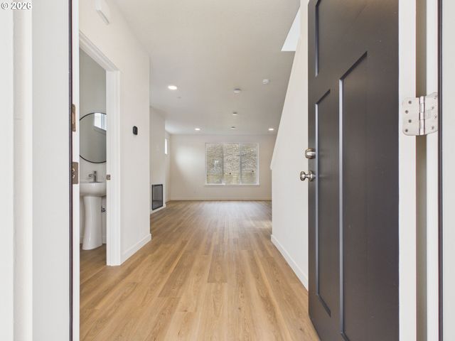 131 W 20TH Way, La Center, WA 98629