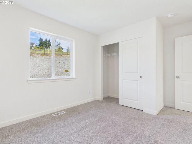 131 W 20TH Way, La Center, WA 98629