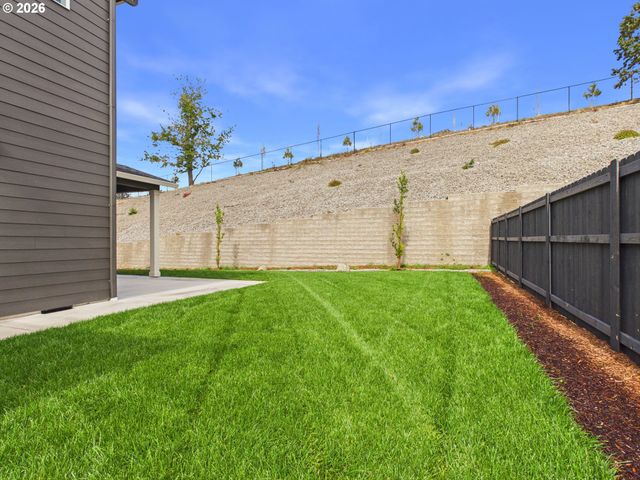 131 W 20TH Way, La Center, WA 98629