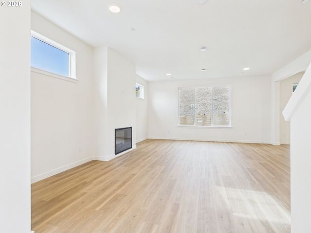 131 W 20TH Way, La Center, WA 98629
