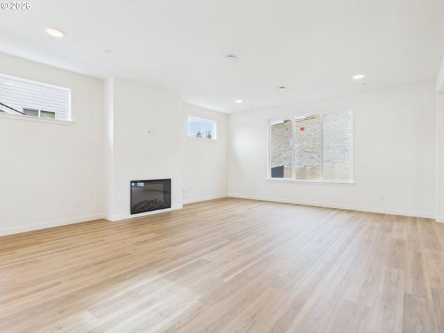 131 W 20TH Way, La Center, WA 98629