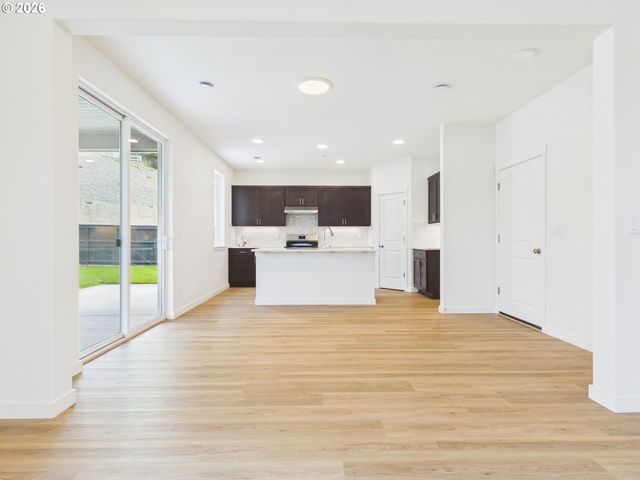 131 W 20TH Way, La Center, WA 98629