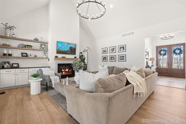 5467 Cline Road, Fruitport, MI 49415