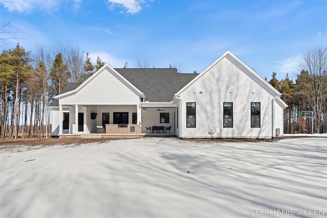 5467 Cline Road, Fruitport, MI 49415