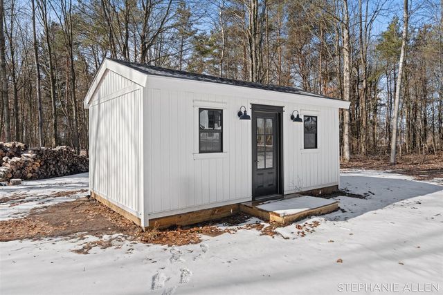 5467 Cline Road, Fruitport, MI 49415