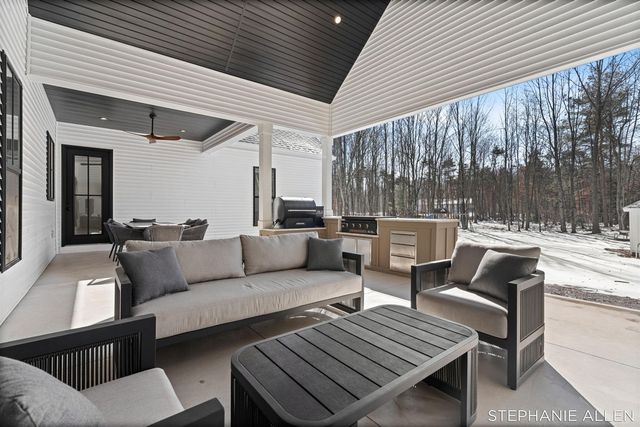 5467 Cline Road, Fruitport, MI 49415