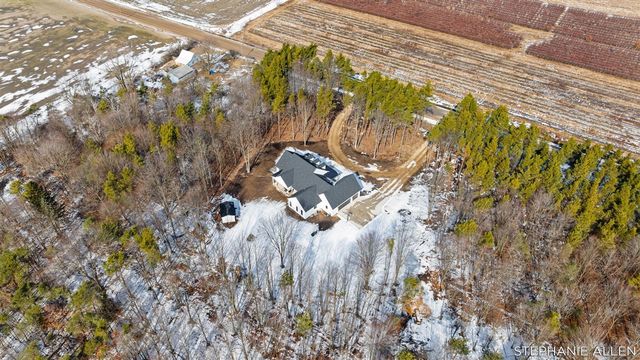 5467 Cline Road, Fruitport, MI 49415