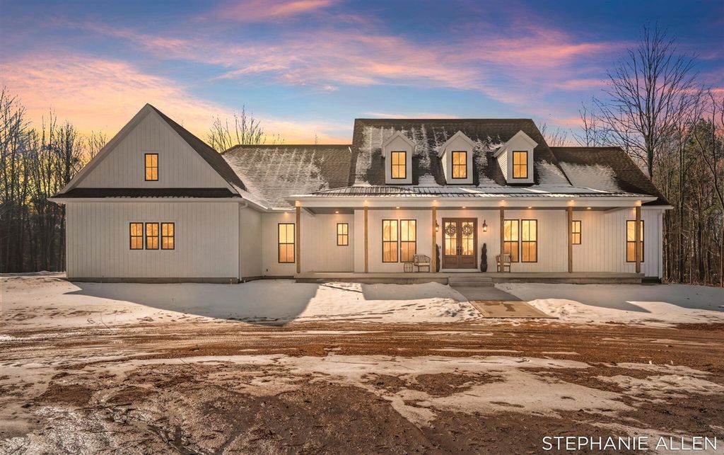 5467 Cline Road, Fruitport, MI 49415