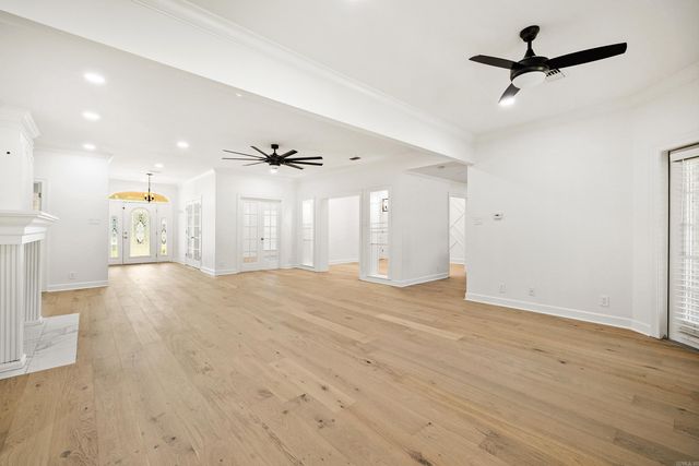 33 Plantation Acres Drive, Little Rock, AR 72210