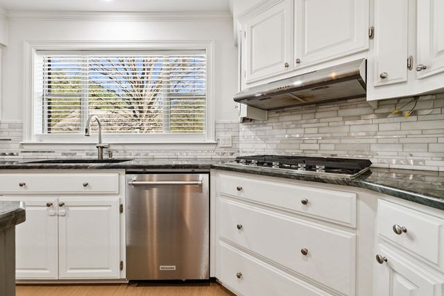 33 Plantation Acres Drive, Little Rock, AR 72210