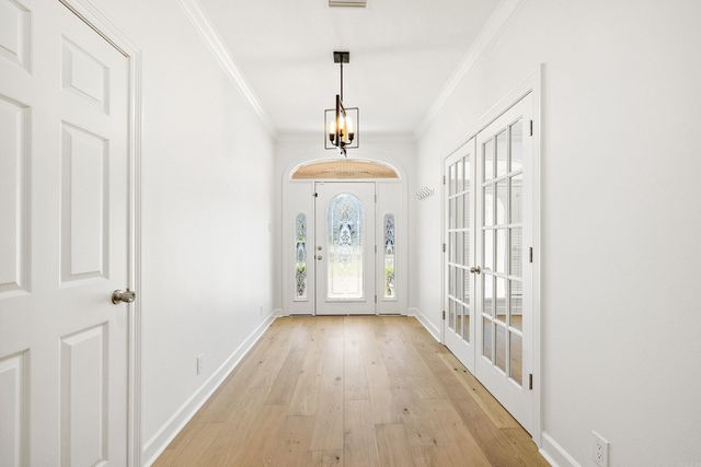 33 Plantation Acres Drive, Little Rock, AR 72210