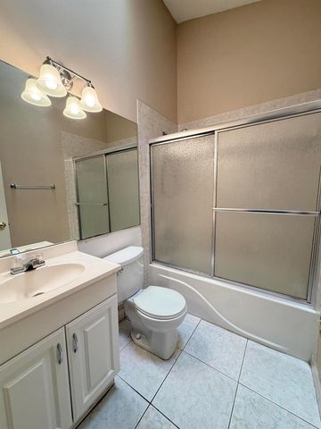 2035 Winners Circle, North Lauderdale, FL 33068