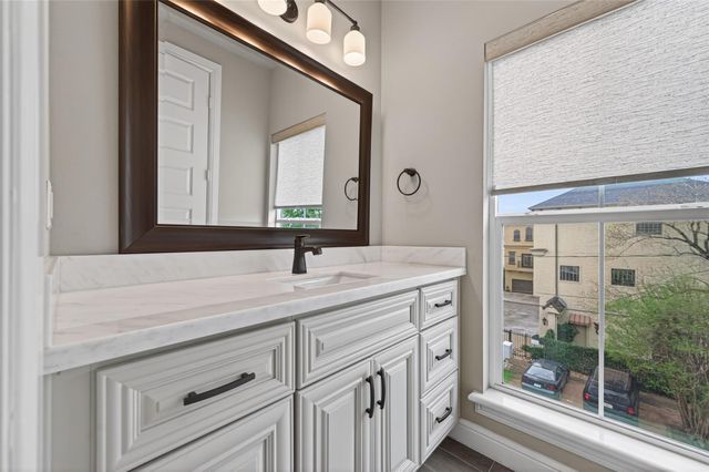 1429 W 21st Street, Houston, TX 77008