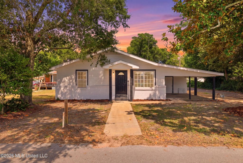 2900 8th Avenue, Gulfport, MS 39501