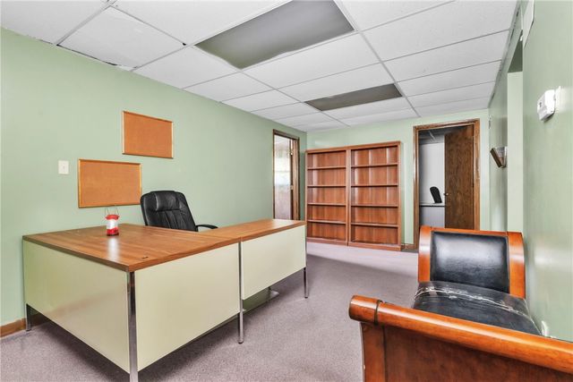 201 Mcknight Park Dr, Ross Twp, PA 15237