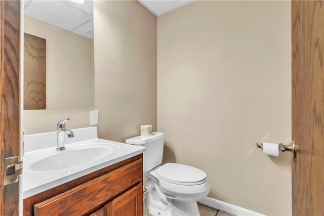 201 Mcknight Park Dr, Ross Twp, PA 15237