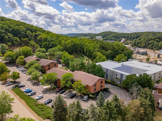 201 Mcknight Park Dr, Ross Twp, PA 15237