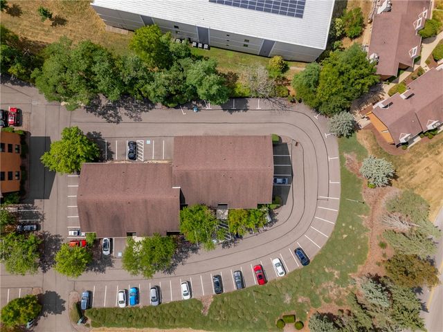 201 Mcknight Park Dr, Ross Twp, PA 15237