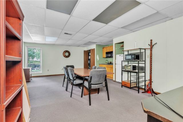 201 Mcknight Park Dr, Ross Twp, PA 15237