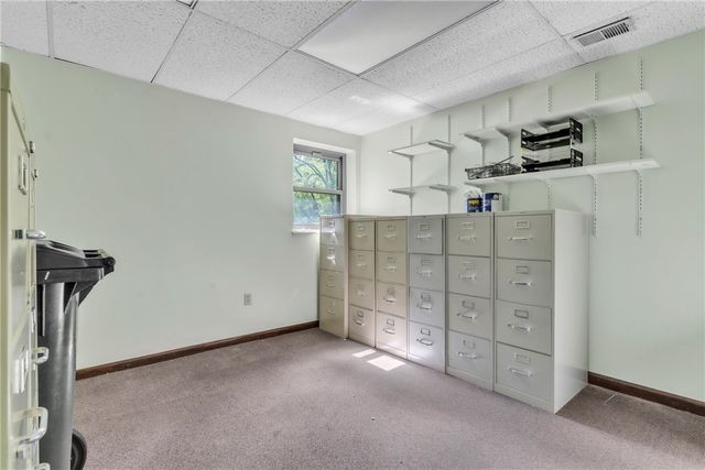 201 Mcknight Park Dr, Ross Twp, PA 15237