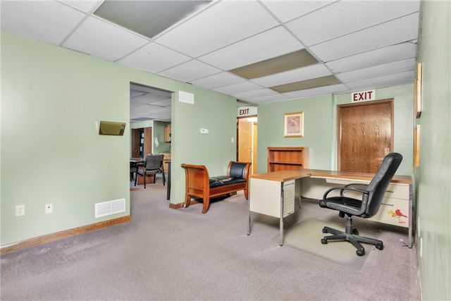 201 Mcknight Park Dr, Ross Twp, PA 15237