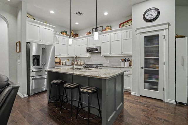 724 Blue Oak Way, Edmond, OK 73034