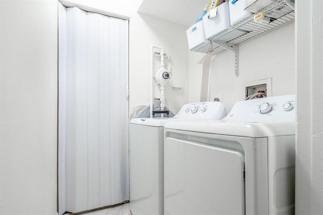 8851 S Wiles Rd 305, Coral Springs, FL 33067