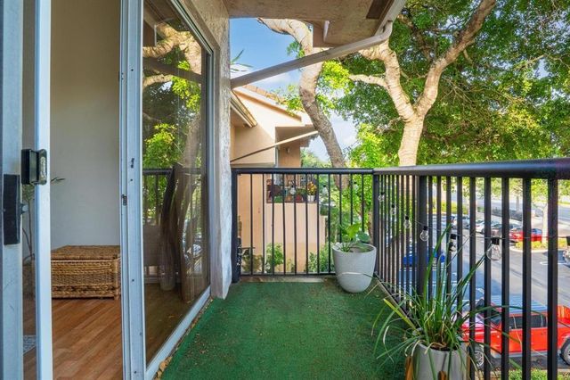 8851 S Wiles Rd 305, Coral Springs, FL 33067