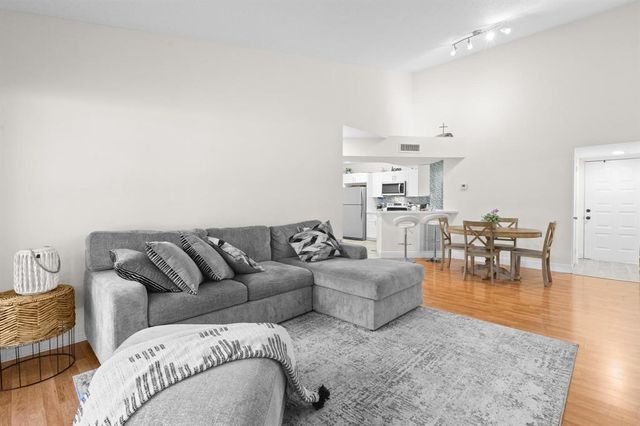 8851 S Wiles Rd 305, Coral Springs, FL 33067