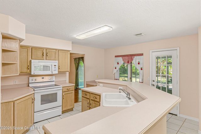 693 W Pine Road, Melbourne Village, FL 32904