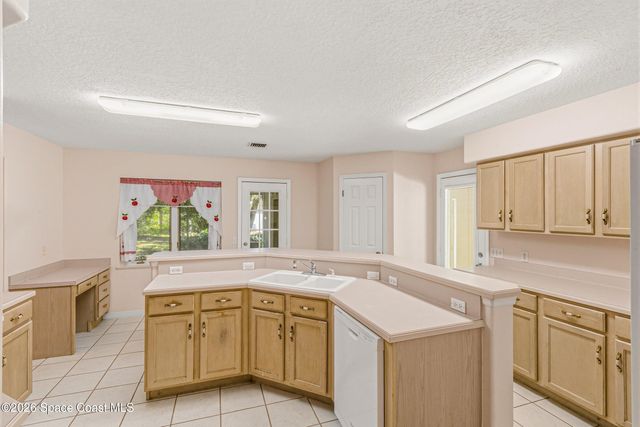 693 W Pine Road, Melbourne Village, FL 32904