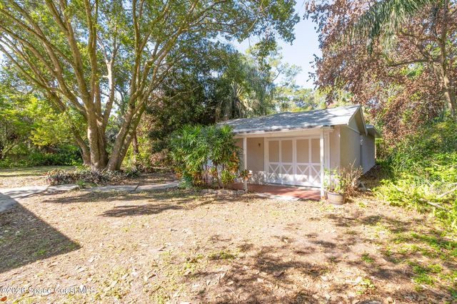 693 W Pine Road, Melbourne Village, FL 32904