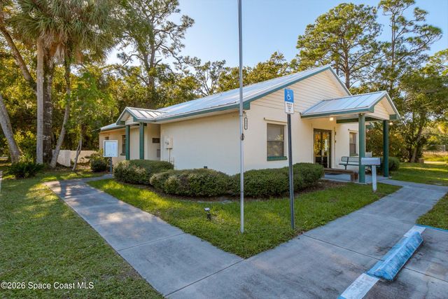 693 W Pine Road, Melbourne Village, FL 32904