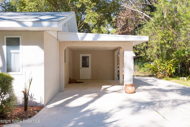 693 W Pine Road, Melbourne Village, FL 32904