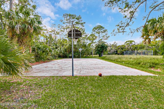 693 W Pine Road, Melbourne Village, FL 32904