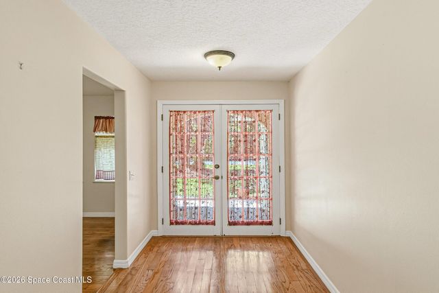 693 W Pine Road, Melbourne Village, FL 32904