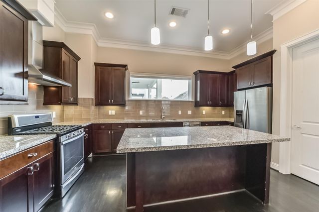 5635 Kiam Street C, Houston, TX 77007
