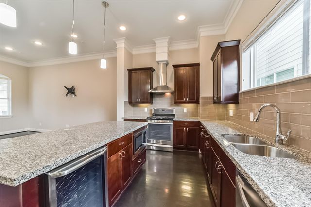 5635 Kiam Street C, Houston, TX 77007