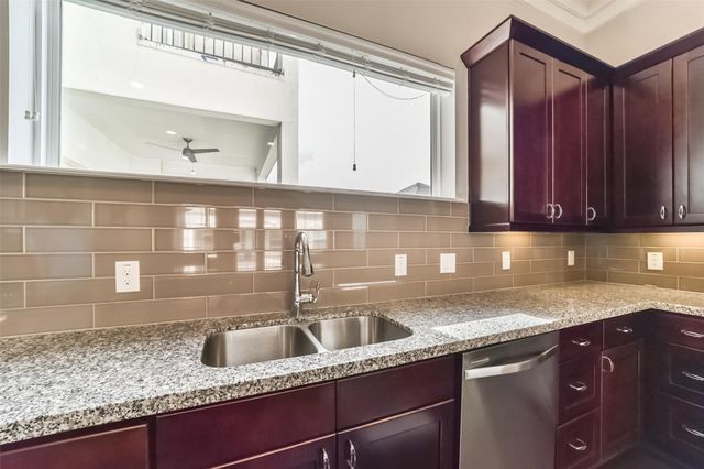 5635 Kiam Street C, Houston, TX 77007