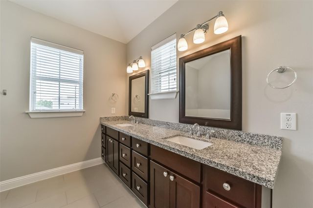 5635 Kiam Street C, Houston, TX 77007